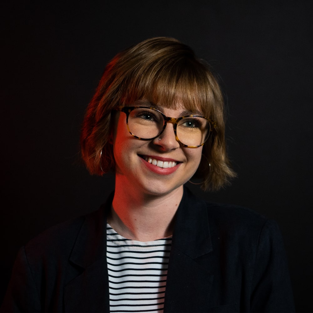 Amber_Headshot_Square_1-min-1