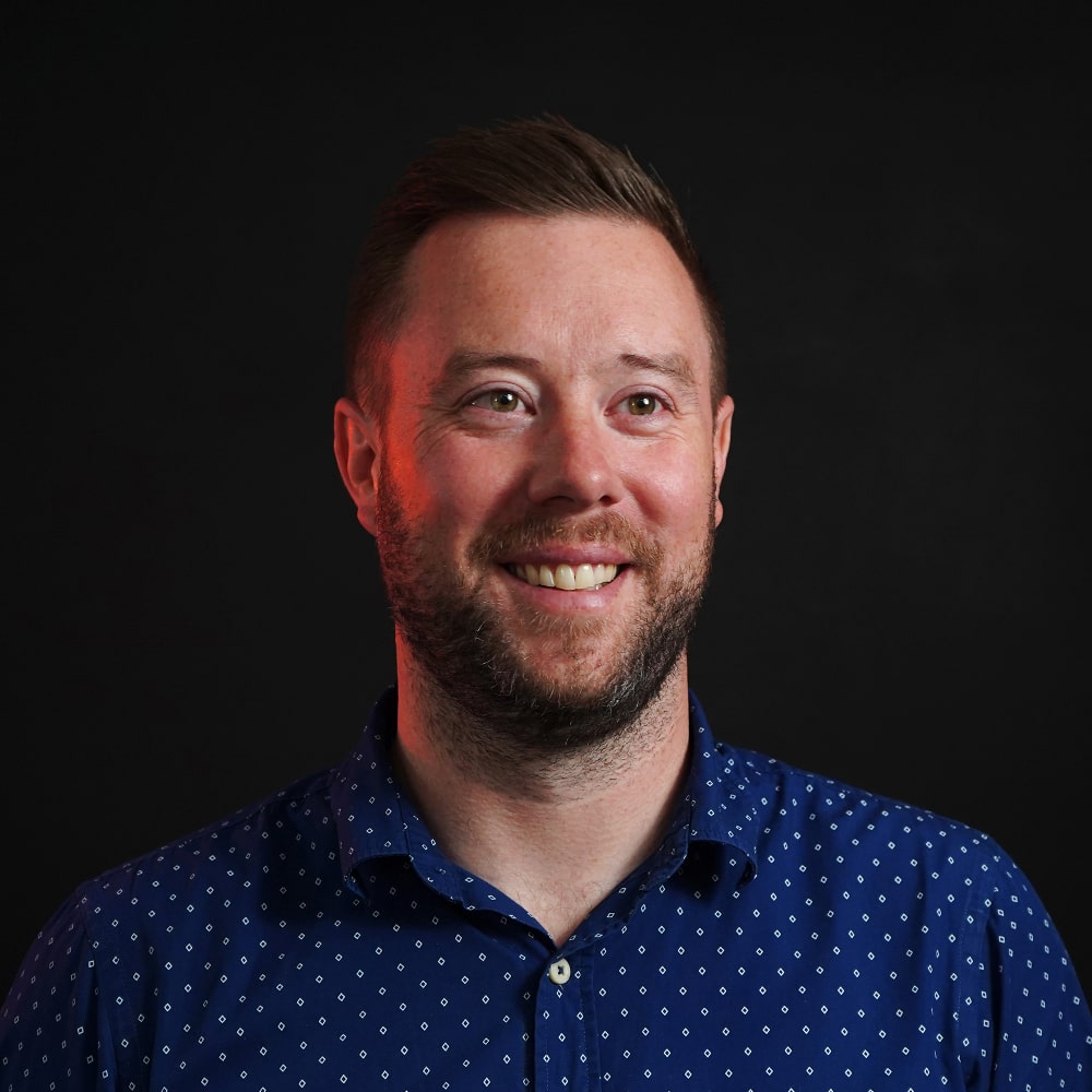 Rob_D_Headshot_Square_1-min